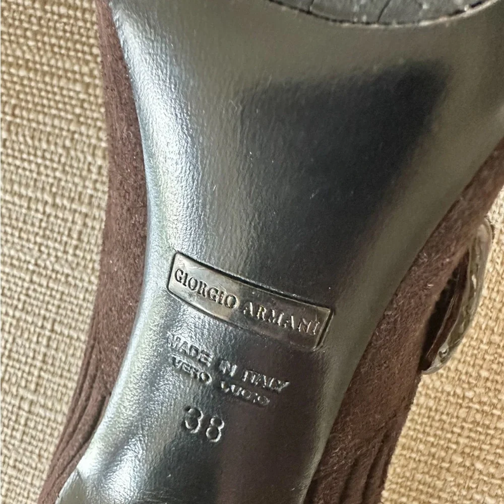Giorgio Armani Suede Brown Pumps - Size 38 - Picture 6 of 8